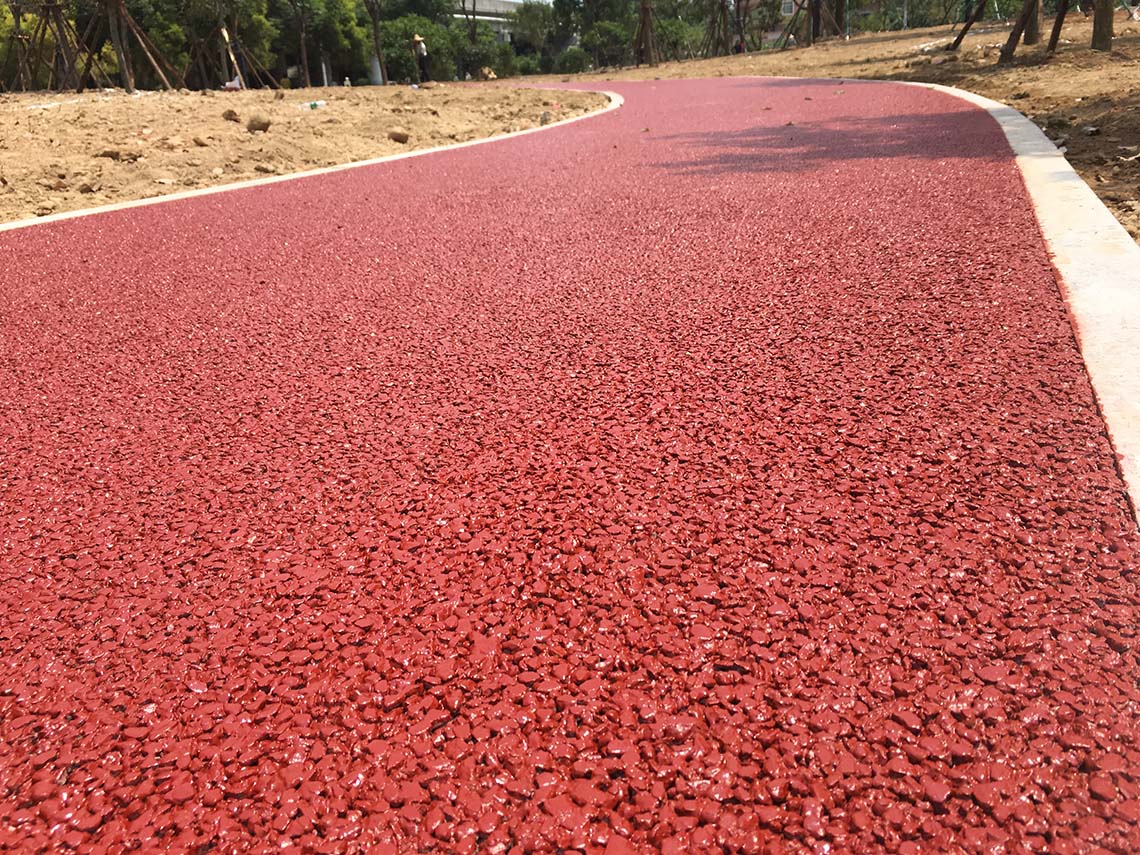 洛江高速桥下花园绿地.jpg
